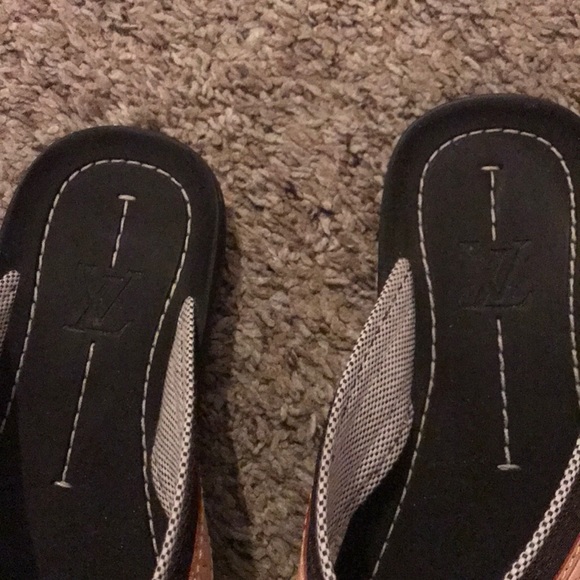 Louis Vuitton Logo Sandals - Picture 4 of 6